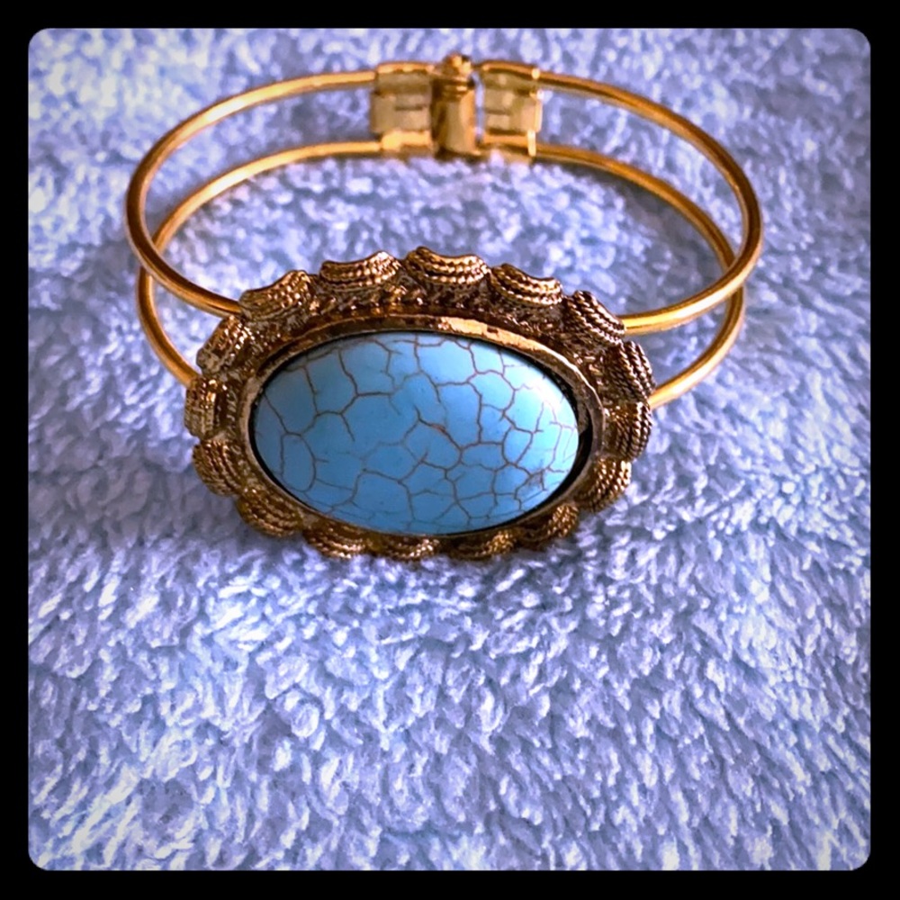 Vintage bracelet turquoise colored stone